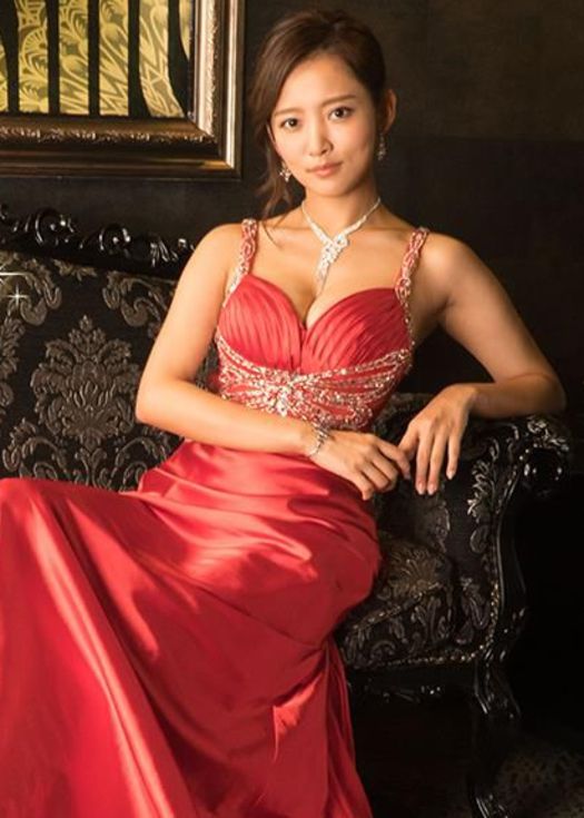派遣女公关 · 彩华